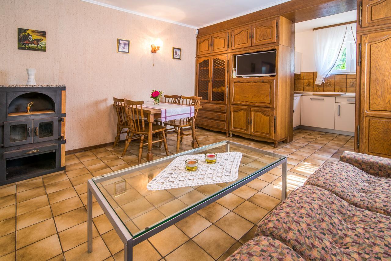 Apartments Palme Malinska Bagian luar foto